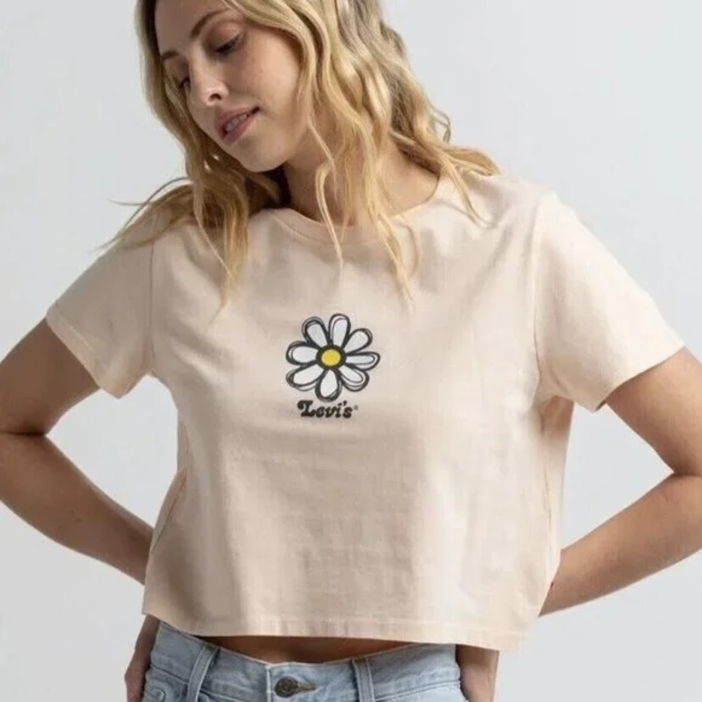 Levi’s Crop Tee
